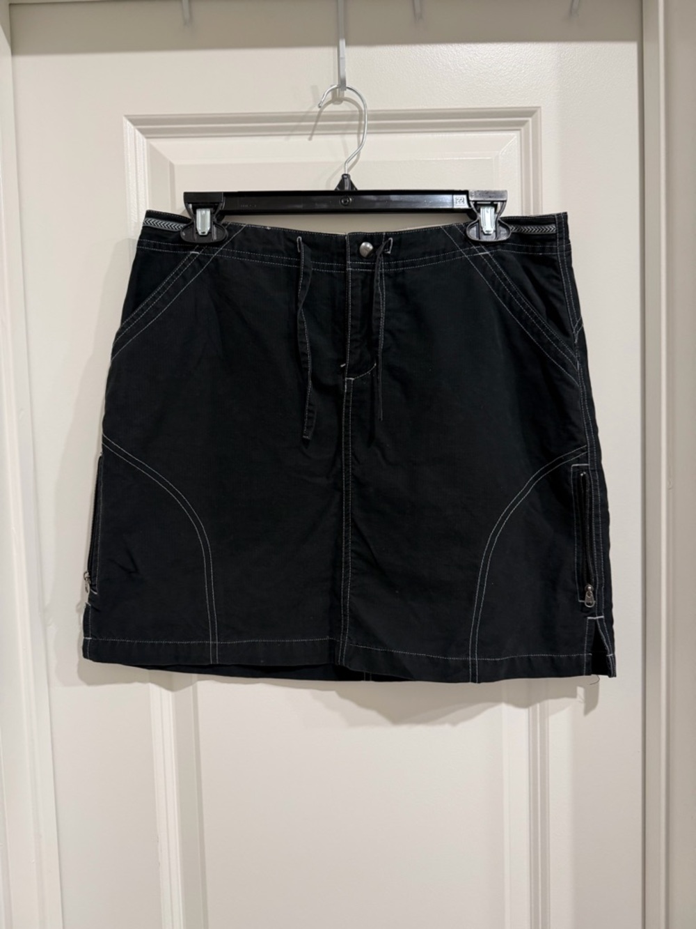 Kuhl Black Mini Skirt with Contrast Stitching